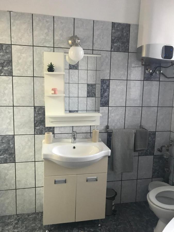 Garsoniera Mandrilor Lägenhet Slănic Exteriör bild